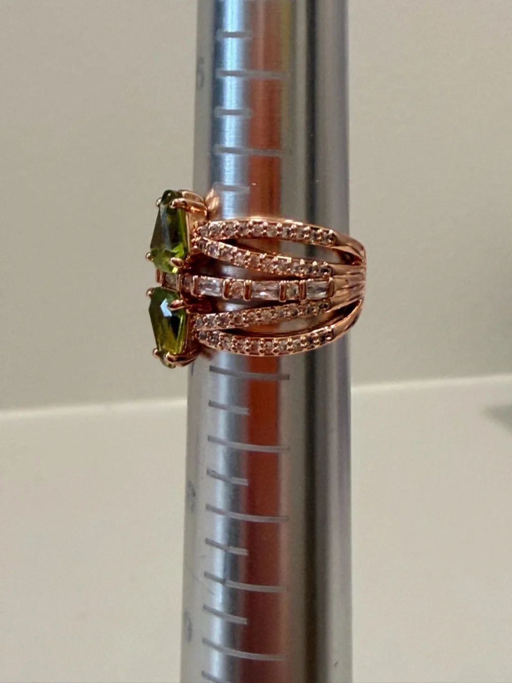 Bomb Party NWOT! Rose Gold-Plated Multi-Band Ring with Peridot Green Stones - Picture 5 of 7